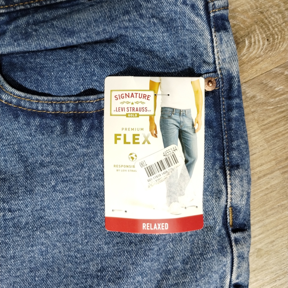 Levi's Signature Flex Gold Relaxed Fit 46 32 Blue Casual Denim Jeans - Picture 3 of 6
